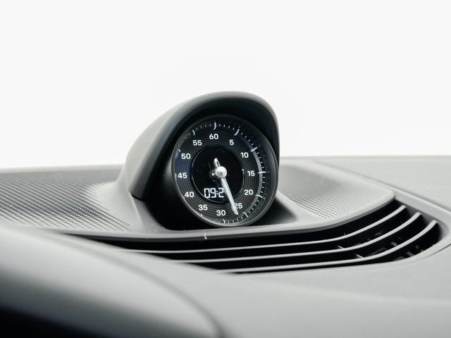 2025 Porsche Taycan GTS - Photo 20