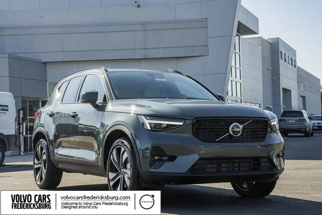2026 Volvo XC40 B5 Ultra Dark AWD's photo