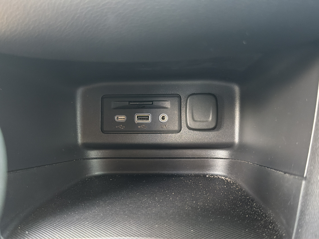 Used 2022 Silver Chevrolet RS image 44