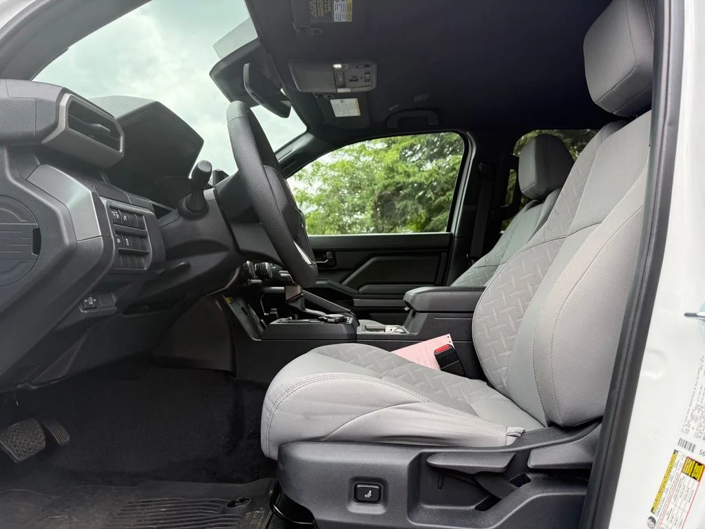 Used 2025 White Toyota SR5 image 10