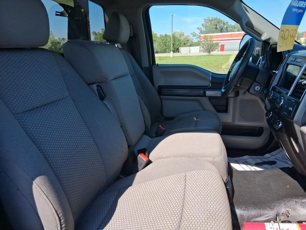 Used 2021 Agate Black Metallic Ford XLT image 8