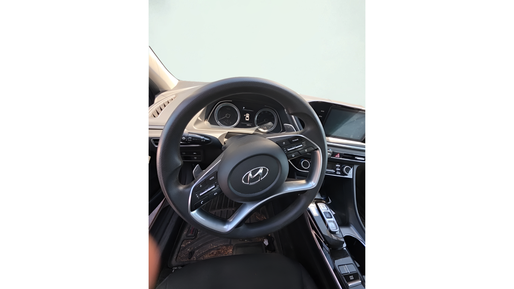 Used 2021 Shimmering Silver Hyundai Blue image 7
