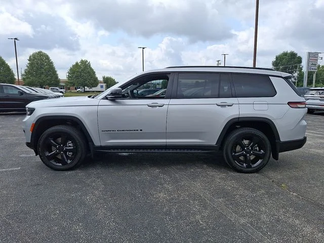 Certified Used 2024 Silver Jeep Altitude X image 6