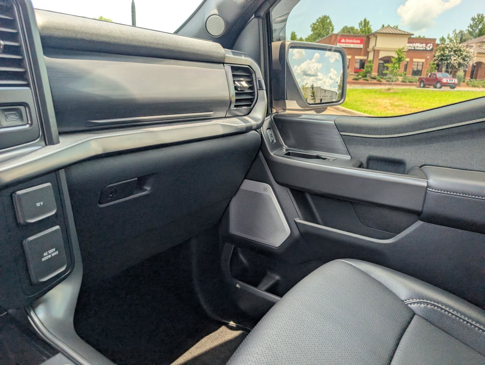 2025 Ford F-150 Lariat - Photo 31