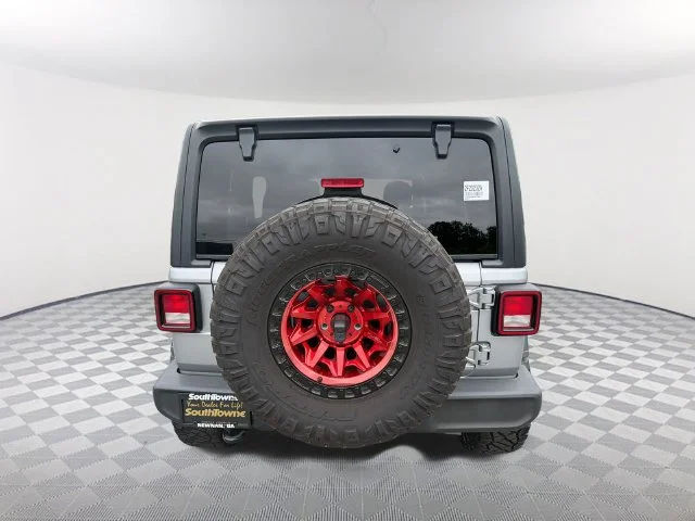 Used 2020 Silver Jeep Sport Altitude 4x4 image 6