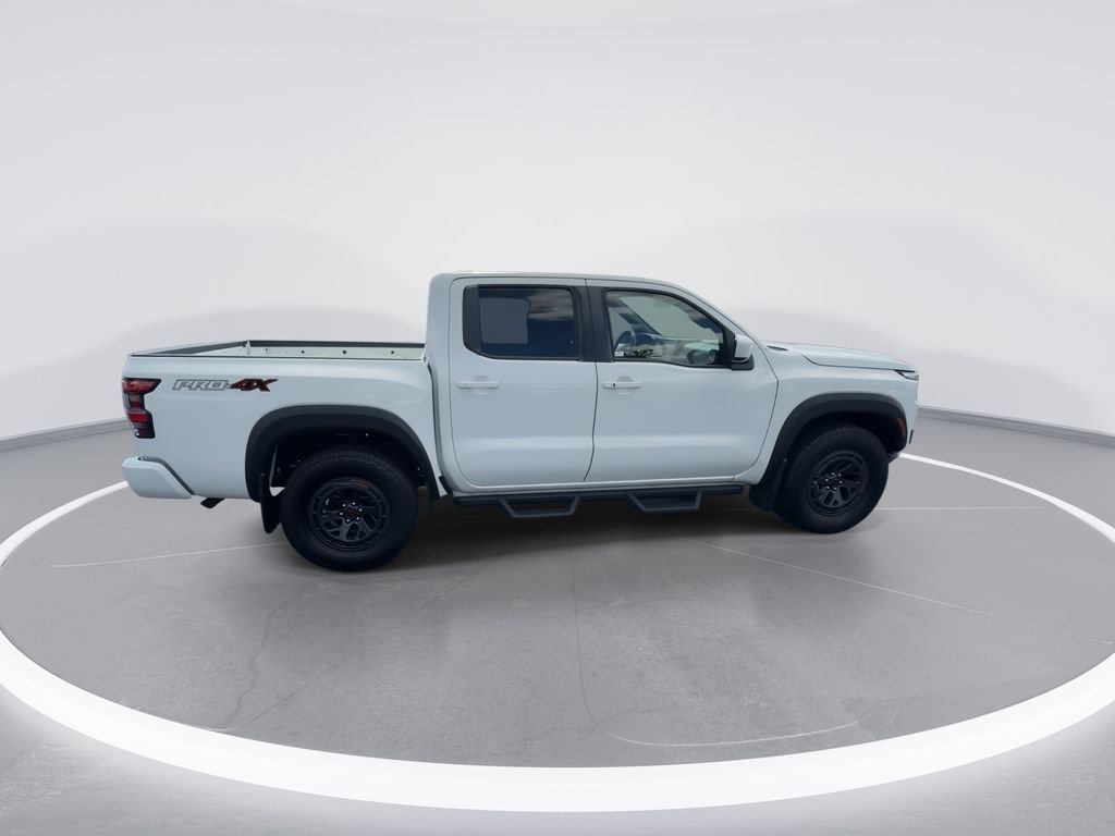 Used 2025 White Nissan PRO-4X image 9