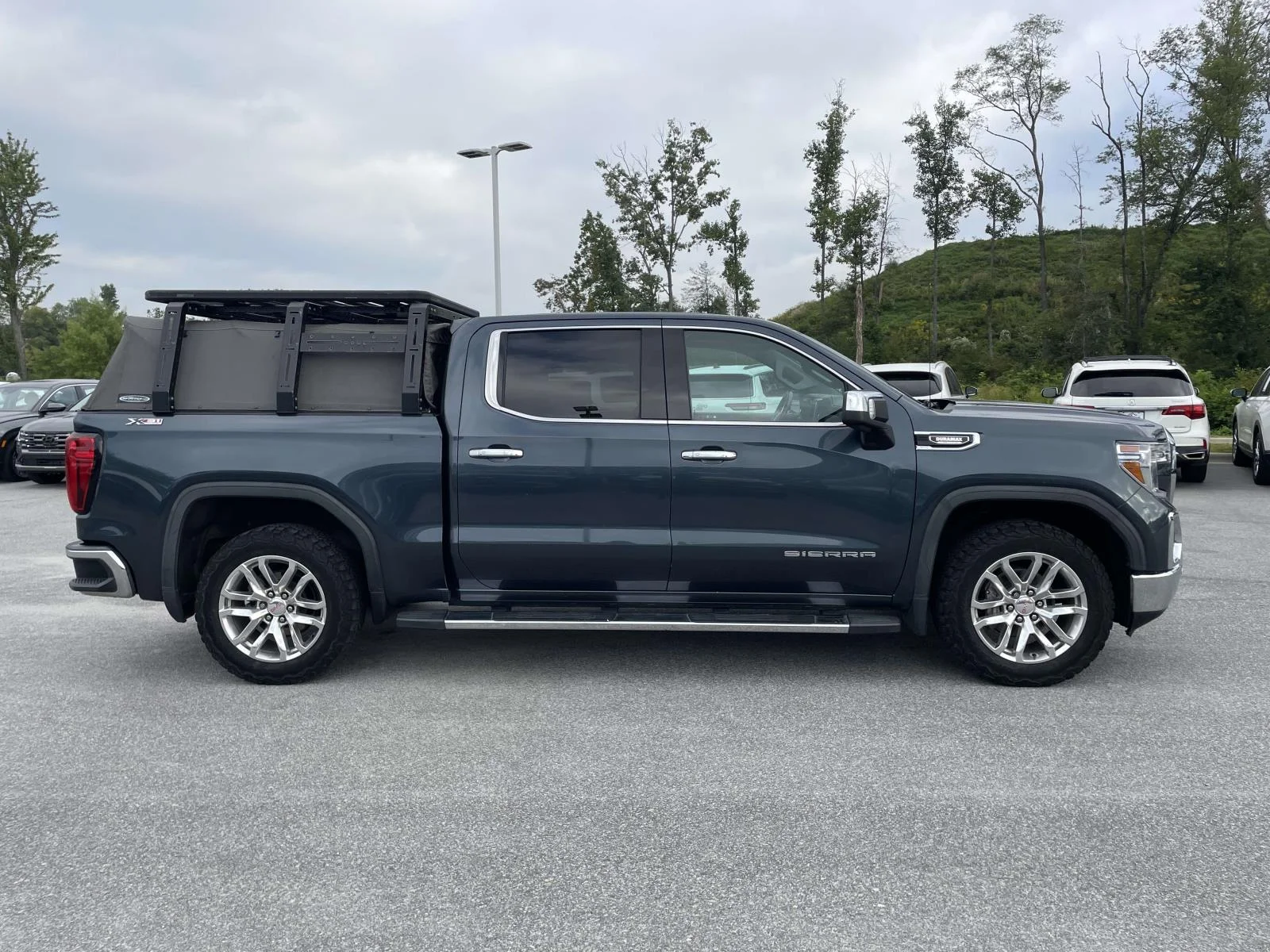 Used 2020 Dark Sky Metallic GMC SLT image 31