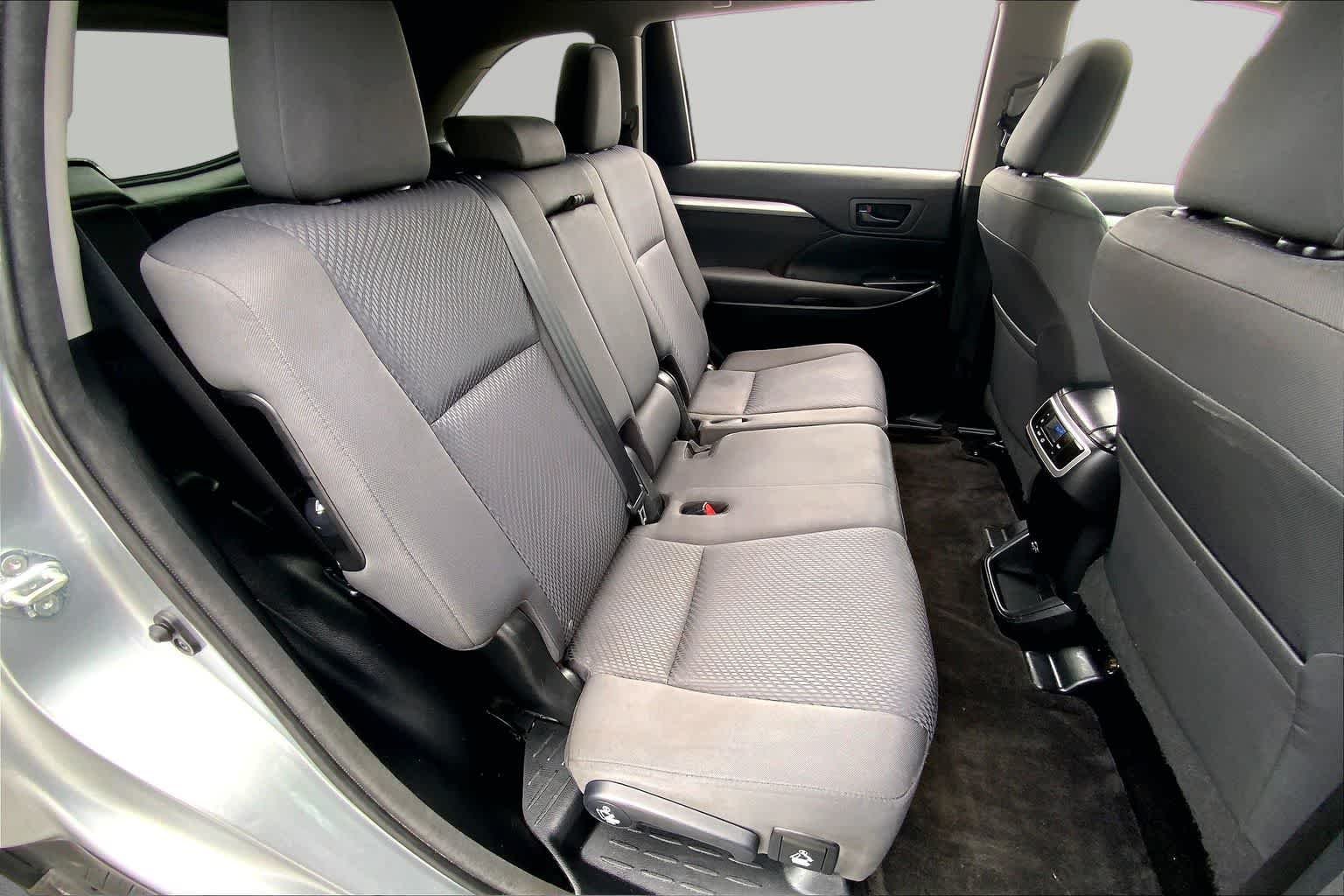 Used 2016 Silver Sky Metallic Toyota LE image 19