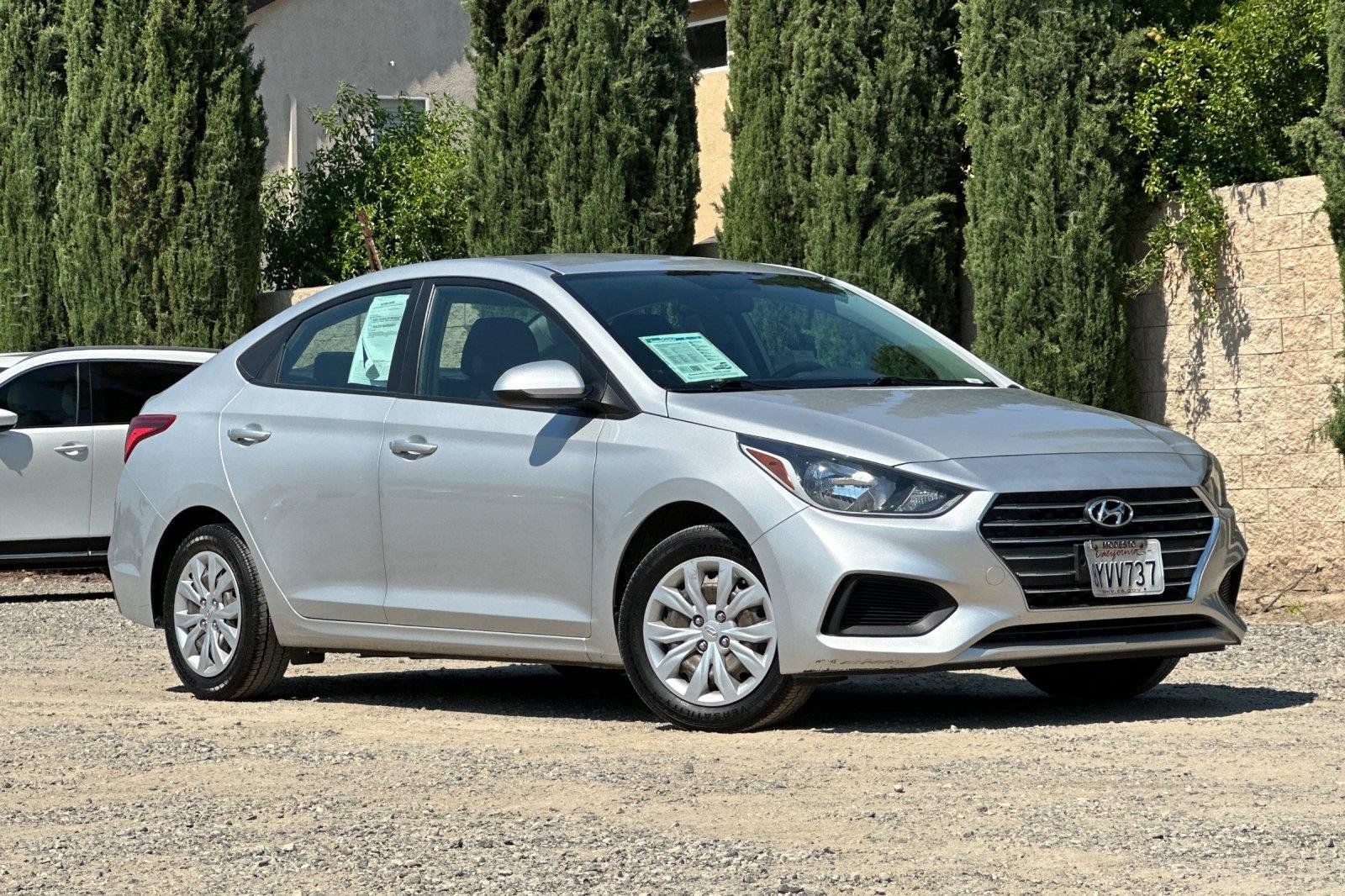 Used 2022 Olympus Silver Hyundai SE image 1