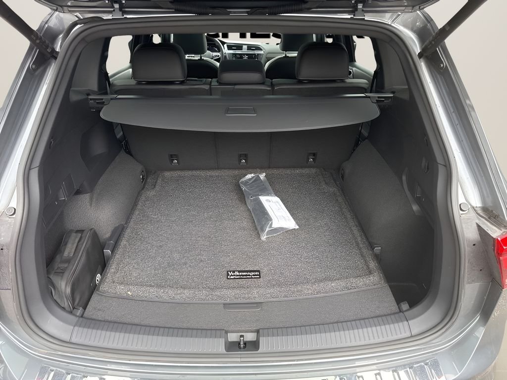 2023 Volkswagen Tiguan SEL R-LINE - Photo 25