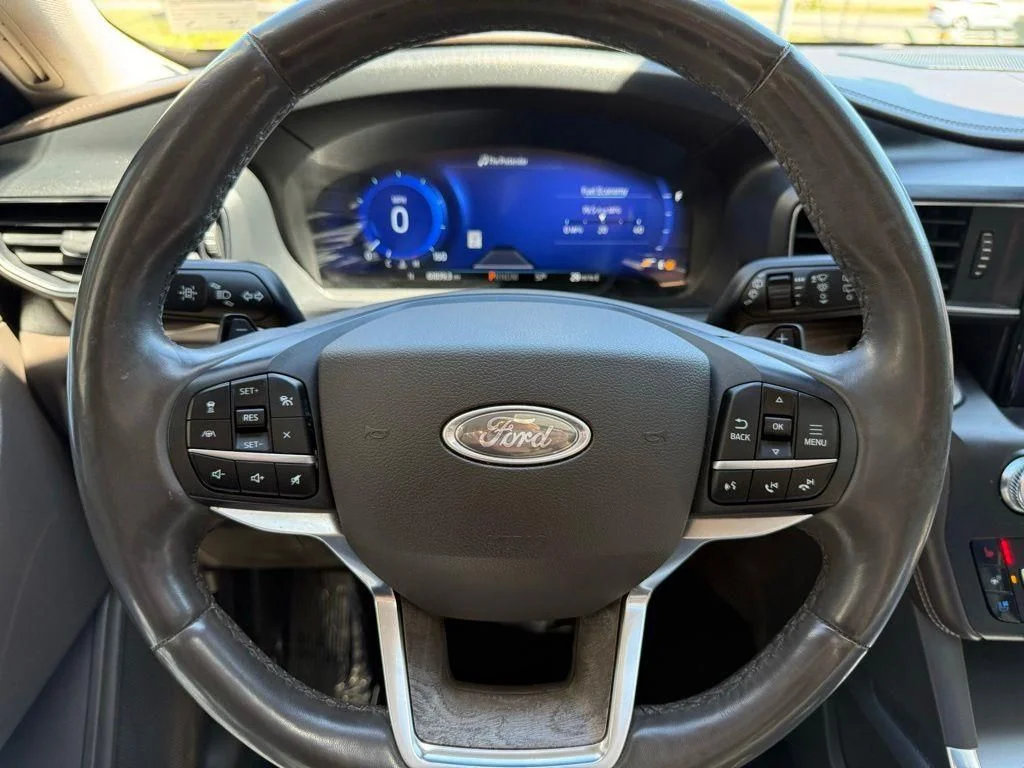 Used 2020 Red Ford Platinum image 17