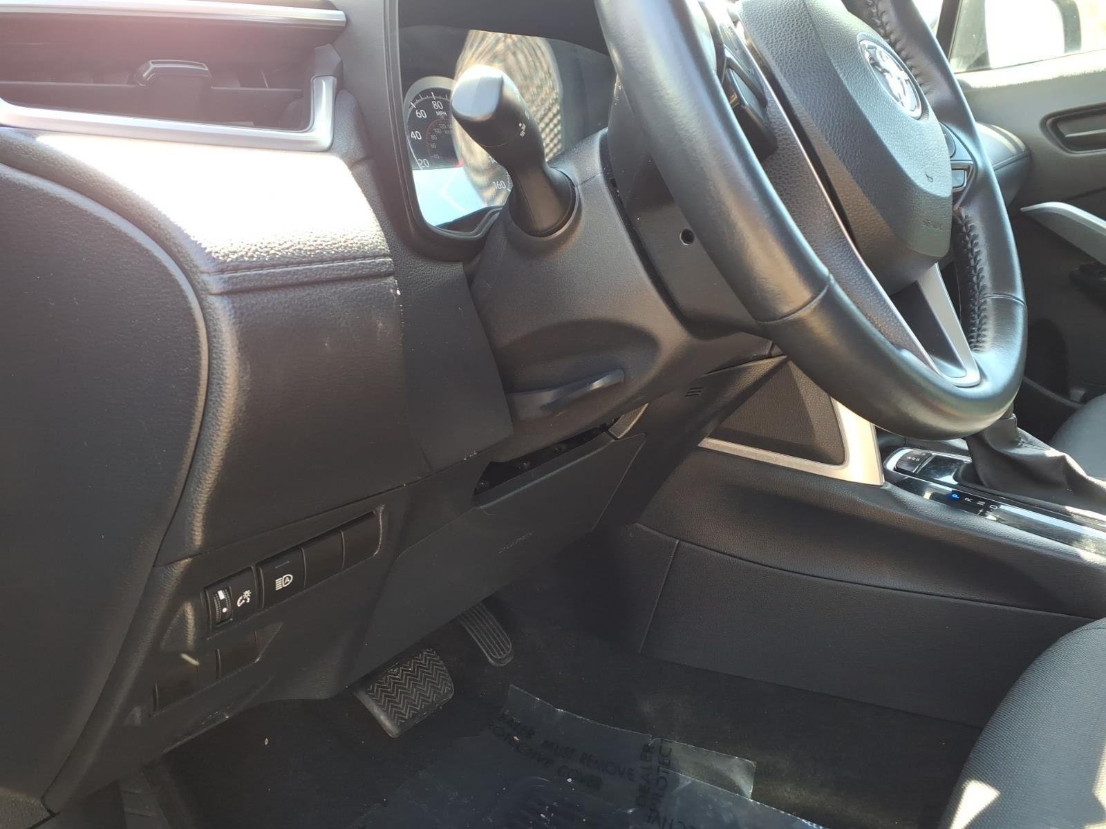 2022 Toyota Corolla Cross LE - Photo 19