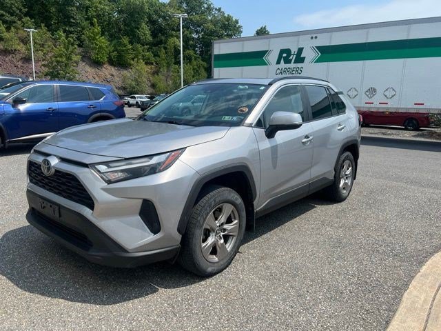 Used 2022 Silver Sky Metallic Toyota XLE image 4