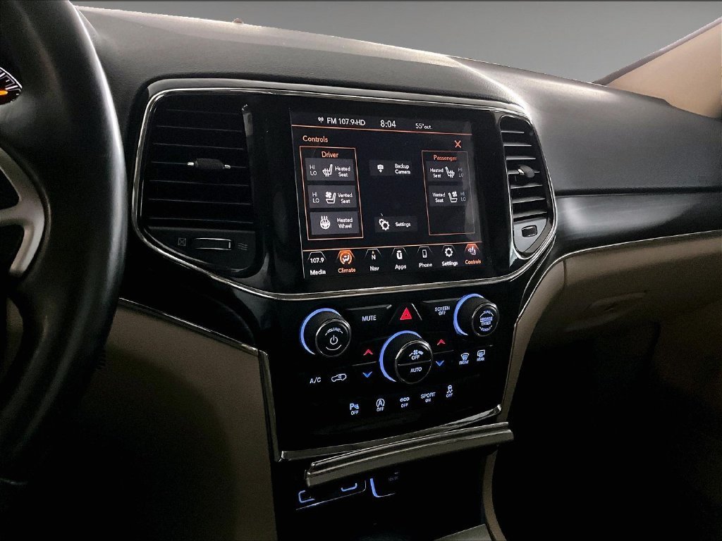Used 2019 Diamond Black Crystal Pearlcoat Jeep Limited image 18
