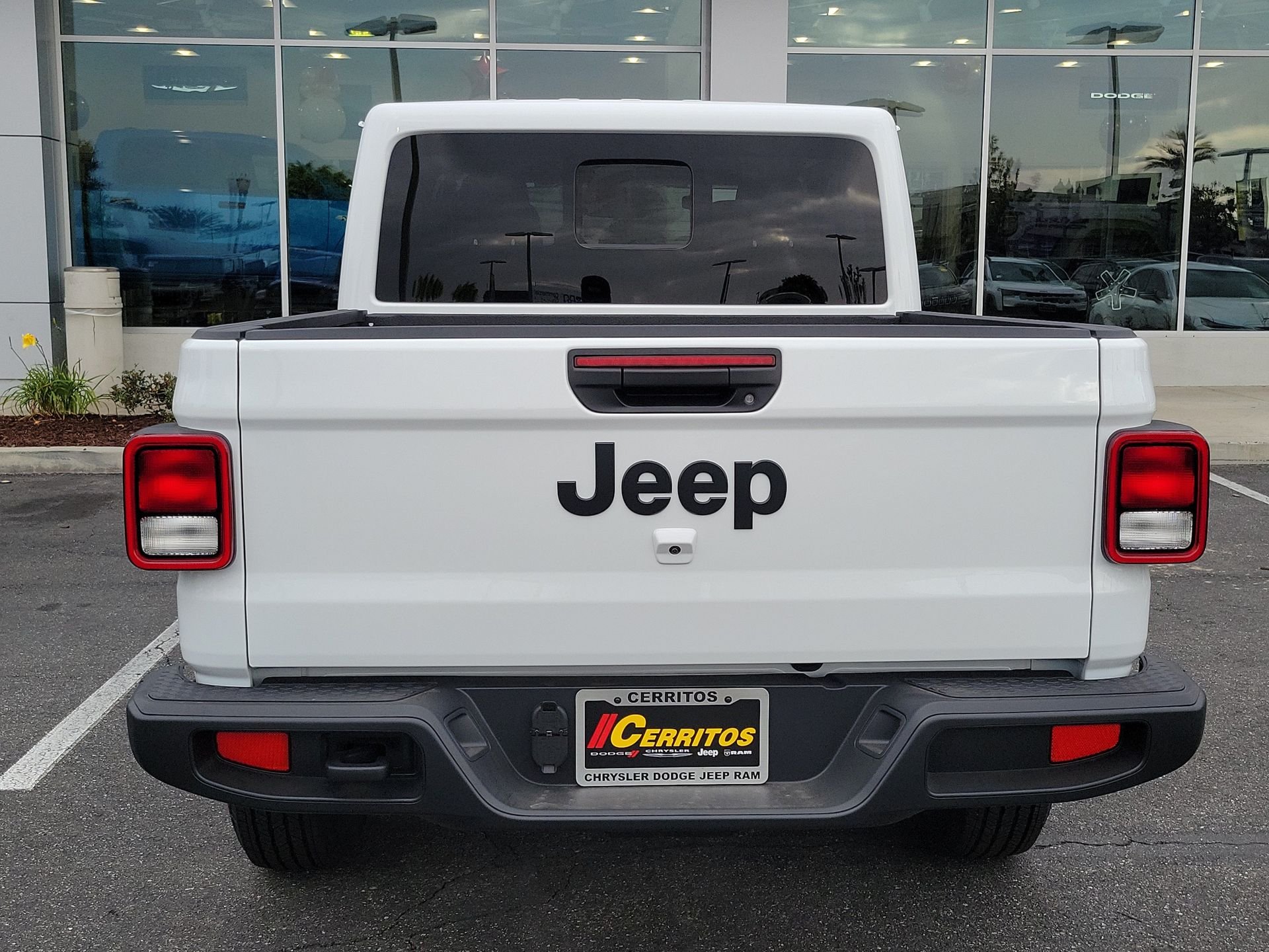 New 2026 Bright White Clear-Coat Exterior Paint Jeep Sport S image 20