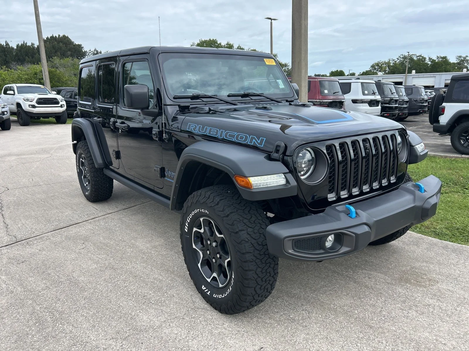 Used 2023 Black Clearcoat Jeep Rubicon 4xe image 7