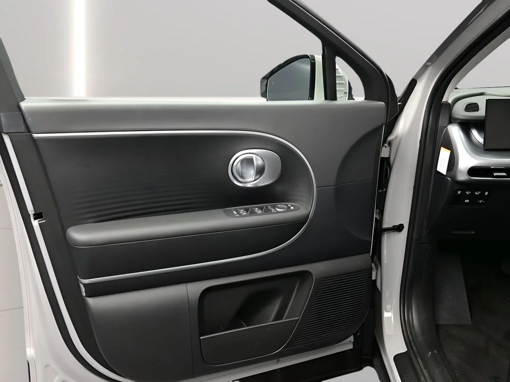 New 2026 Cyber Gray Hyundai SE image 21