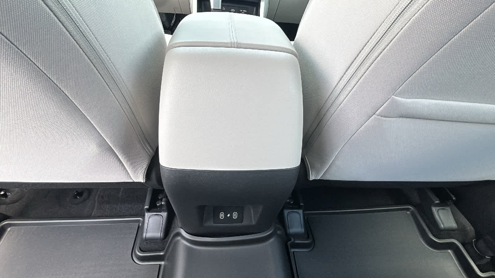 New 2026 Hampton Gray Hyundai SE AWD image 25