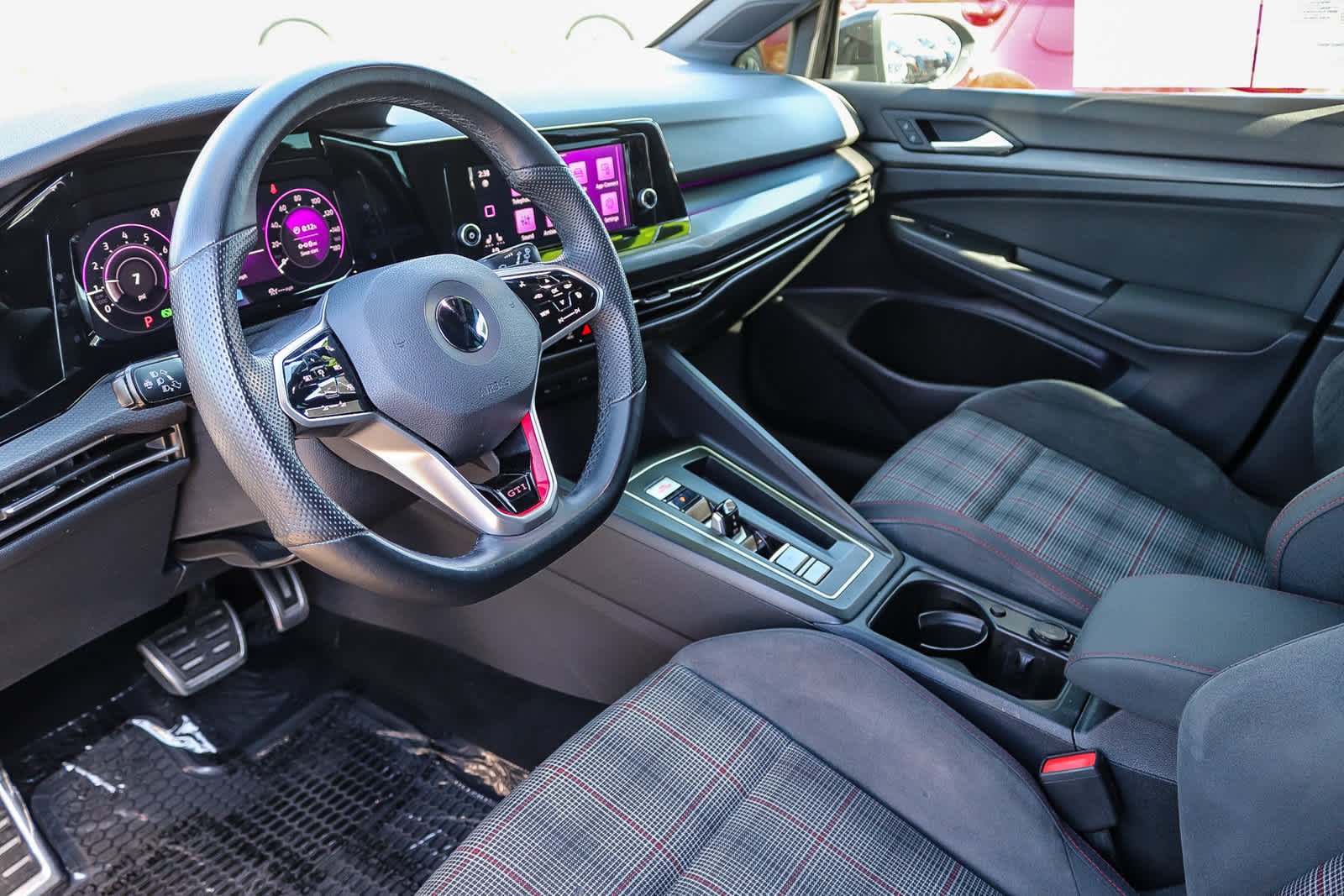 Used 2022 Deep Black Pearl Volkswagen S image 15