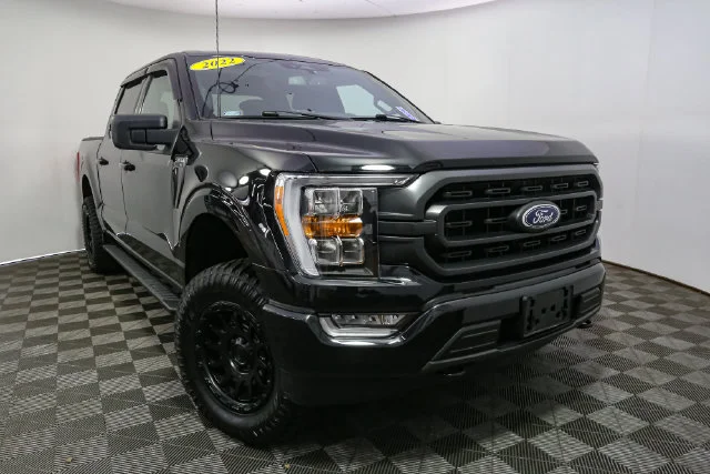 Used 2022 Black Ford XLT image 3