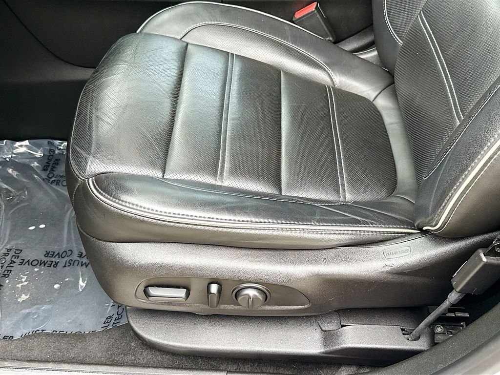 Used 2017 White Frost Tricoat GMC Denali image 20