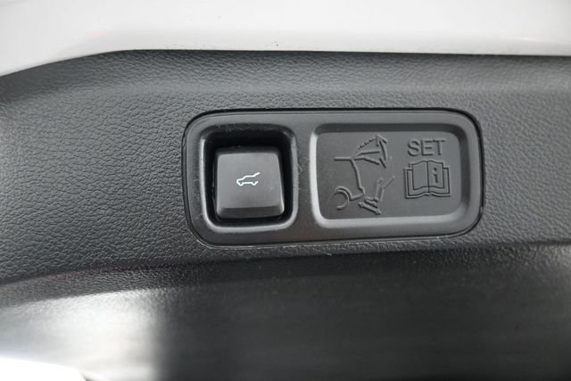 Used 2020 White Ford Limited image 11