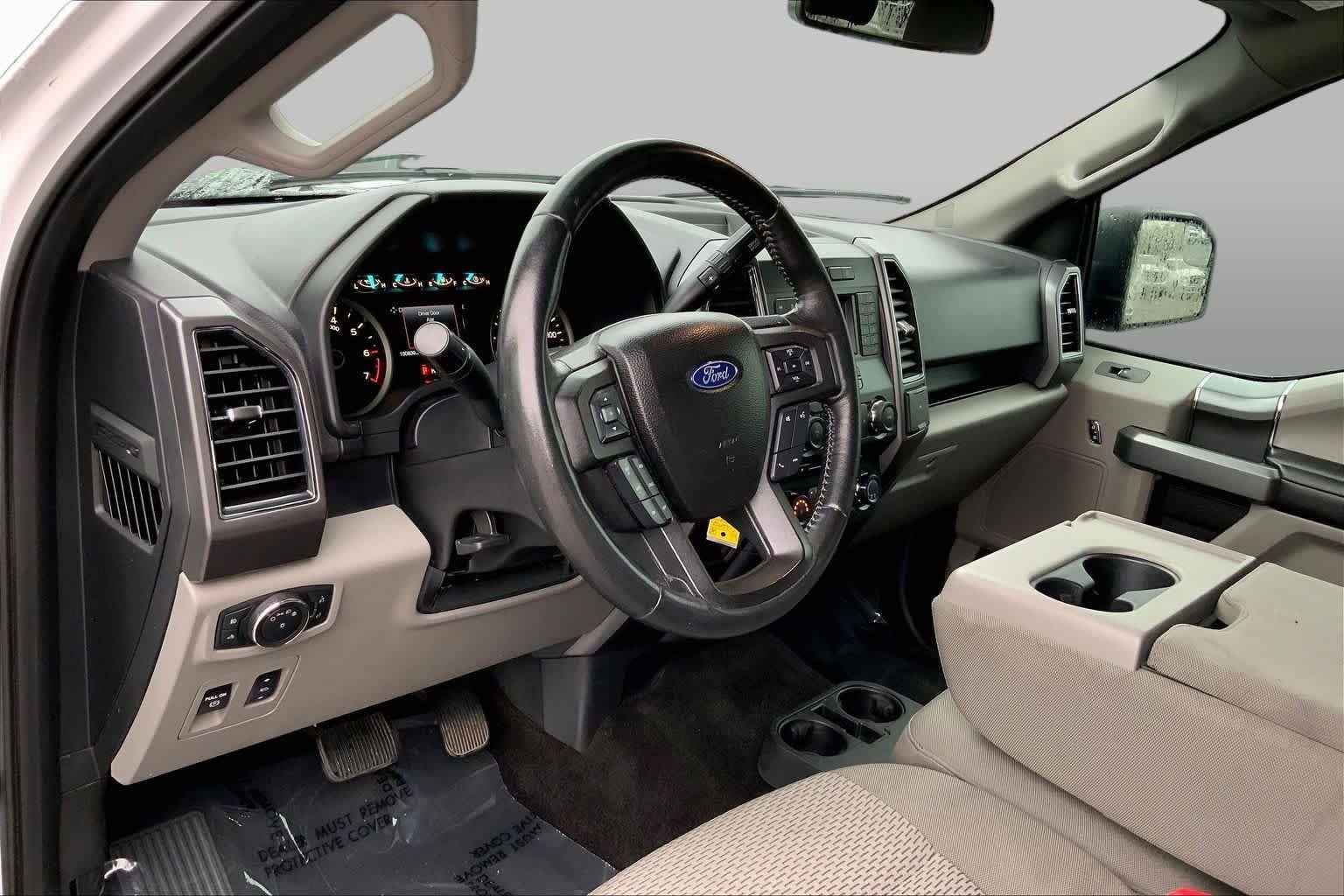 Used 2018 Oxford White Ford XLT image 15