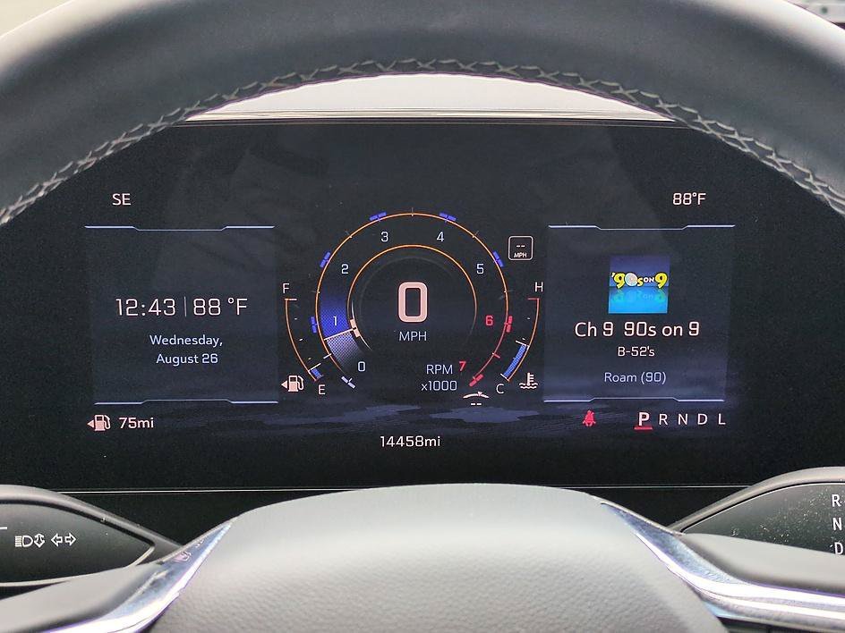 Used 2025 Sterling Gray Metallic Chevrolet FWD LT image 18