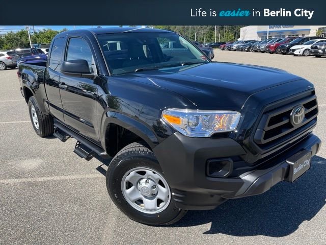 Used 2022 Midnight Black Metallic Toyota SR image 1