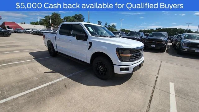 New 2026 Oxford White Ford XLT image 2