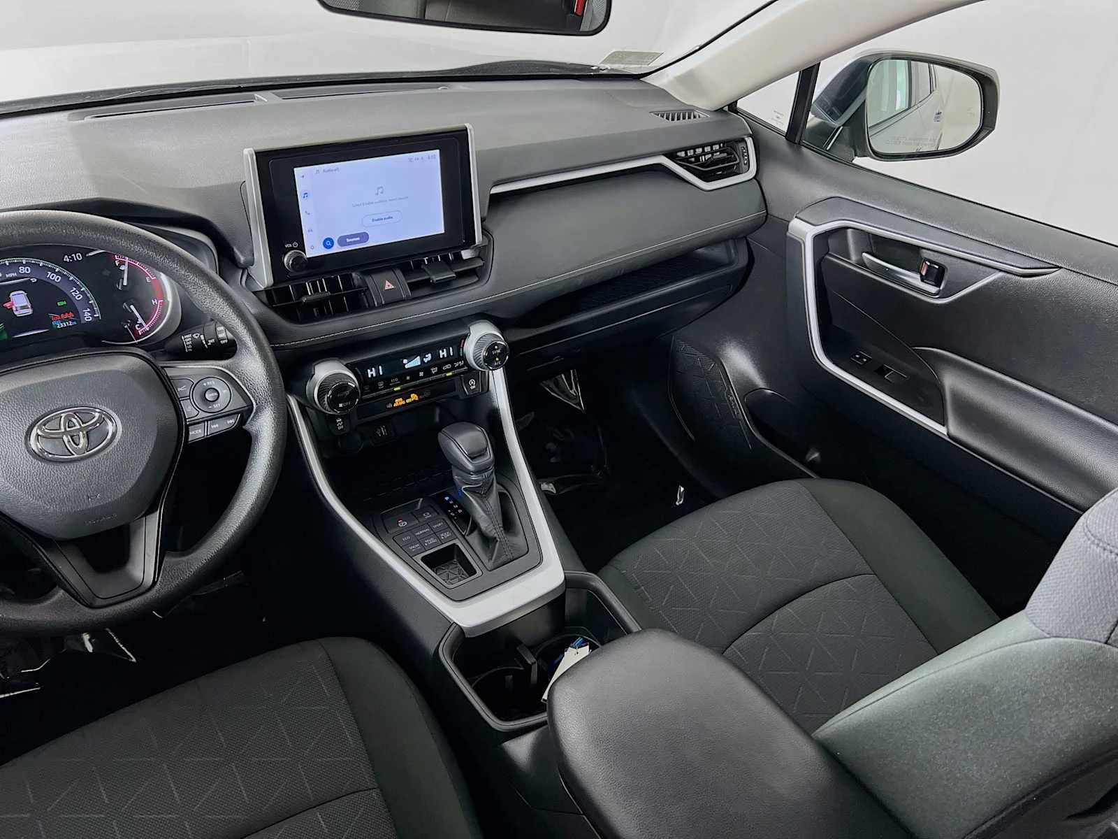 Used 2025 Silver Sky Metallic Toyota XLE image 22