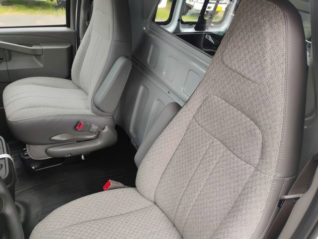 2025 Chevrolet Express Cargo Work Van - Photo 13