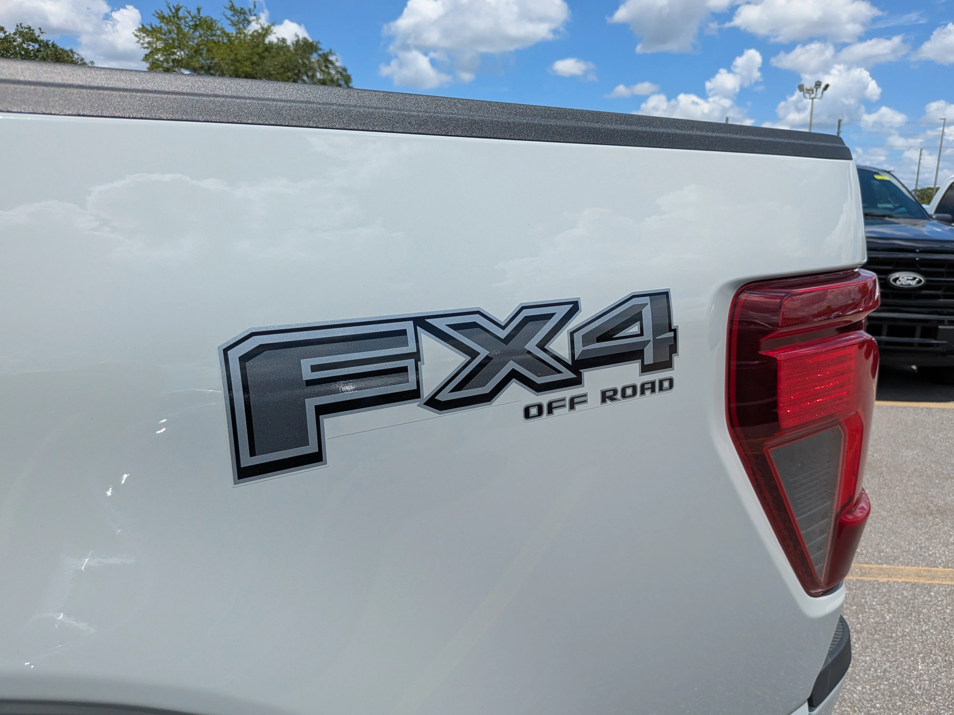 New 2026 Avalanche Ford XLT image 10