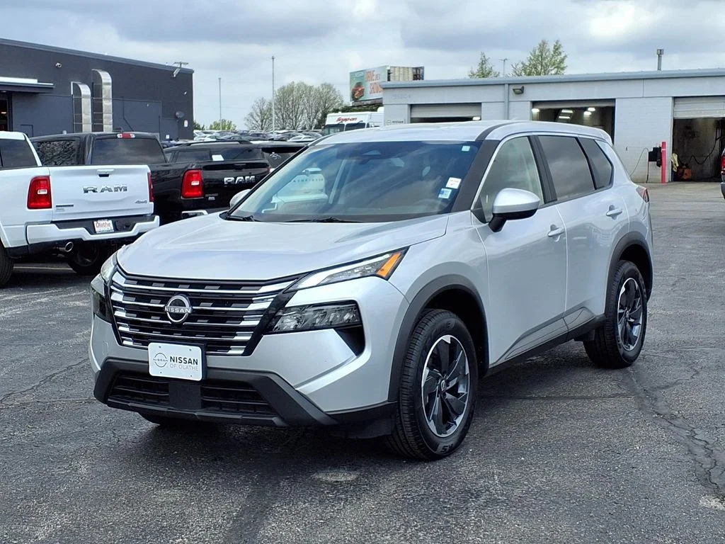 Certified 2025 Nissan Rogue SV with VIN 5N1BT3BB8SC812739 for sale in Kansas City