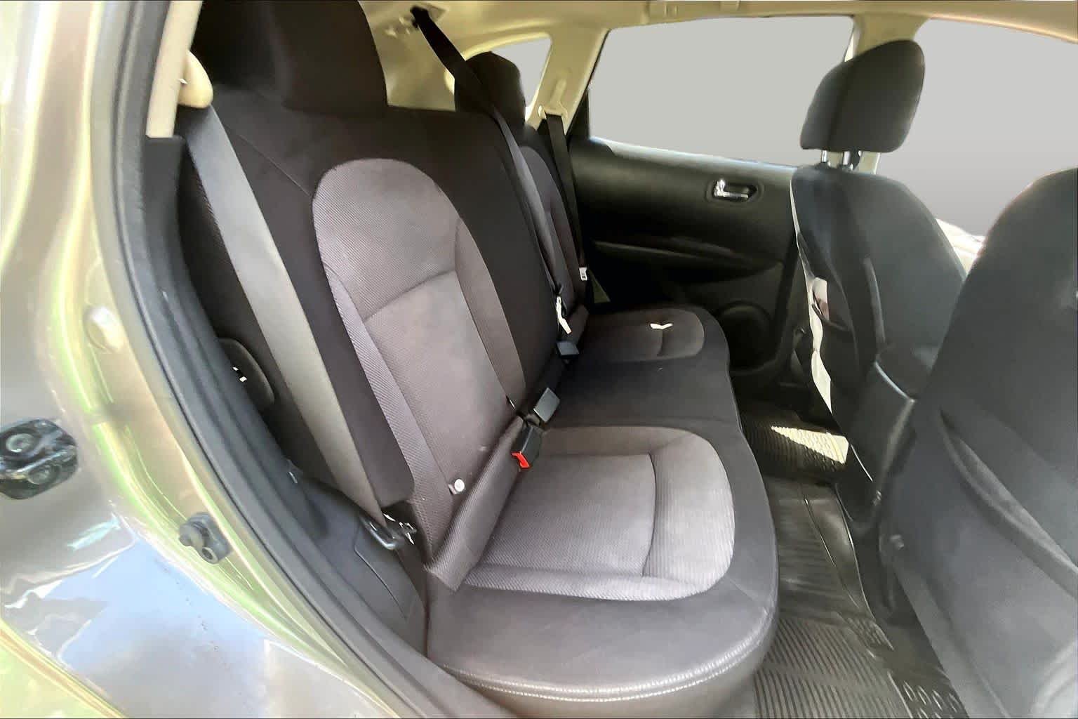 Used 2012 Platinum Graphite Nissan SV image 19