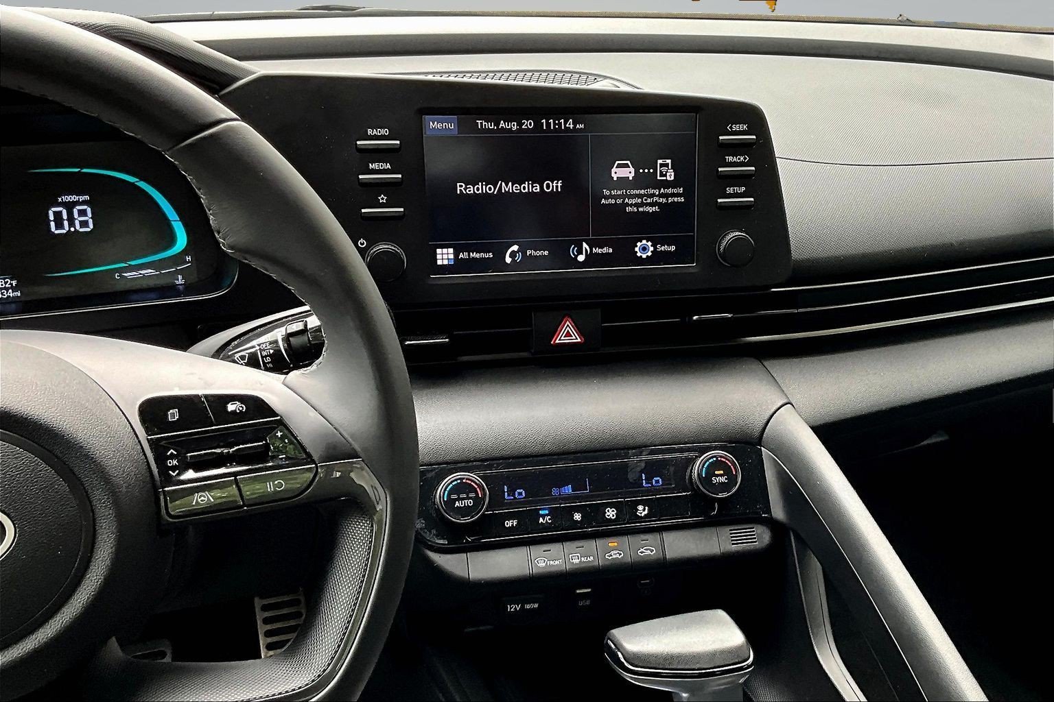 Used 2025 White Hyundai SEL Sport image 8