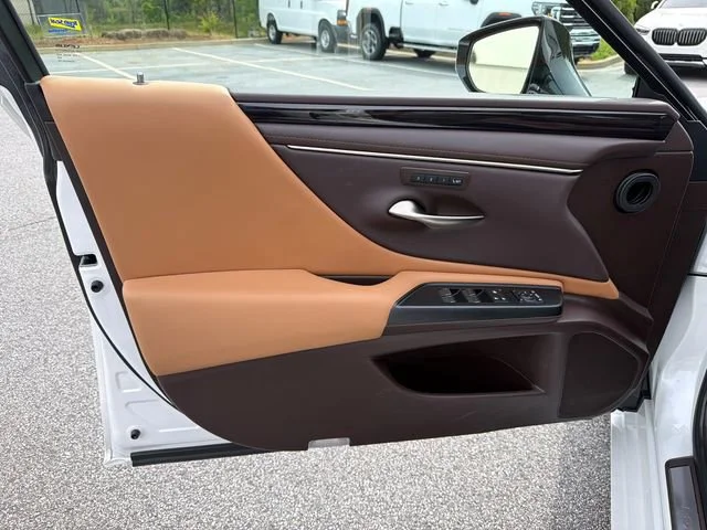 Used 2021 White Lexus ES 350 image 10