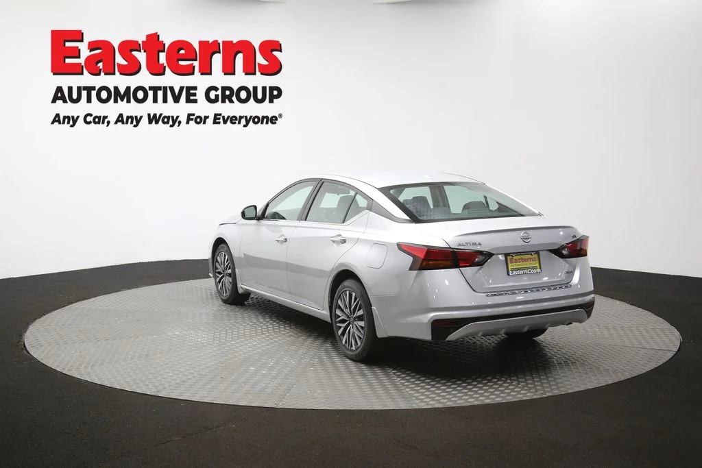 Used 2023 Silver Nissan 2.5 SV image 64