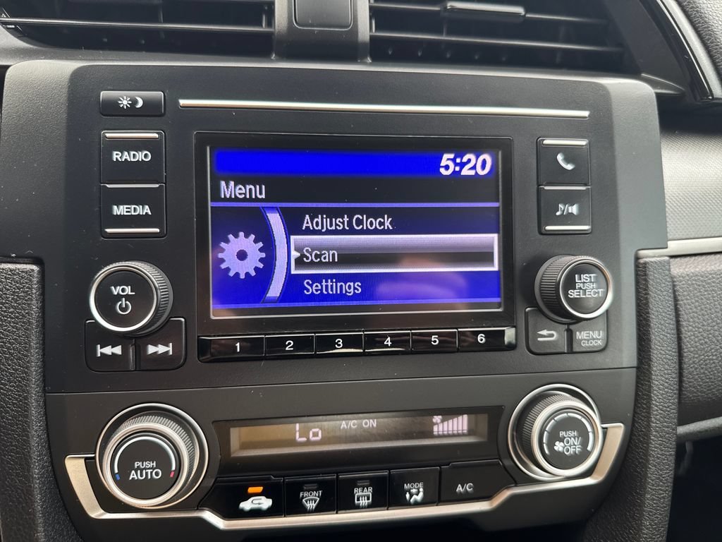 Used 2017  Honda LX image 18
