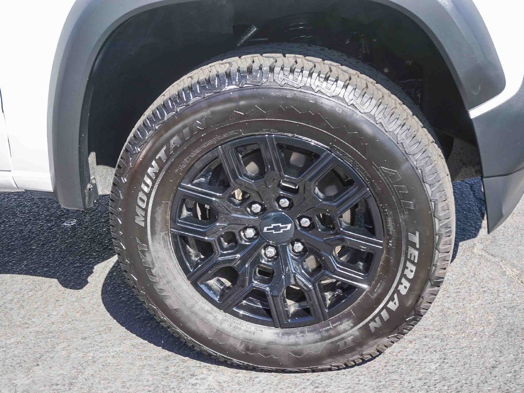 Used 2023 White Chevrolet Trail Boss image 9
