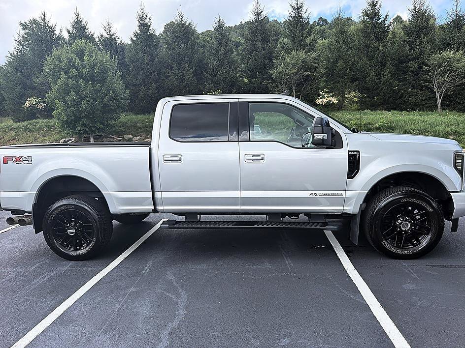 Used 2019 Ingot Silver Ford LARIAT image 7