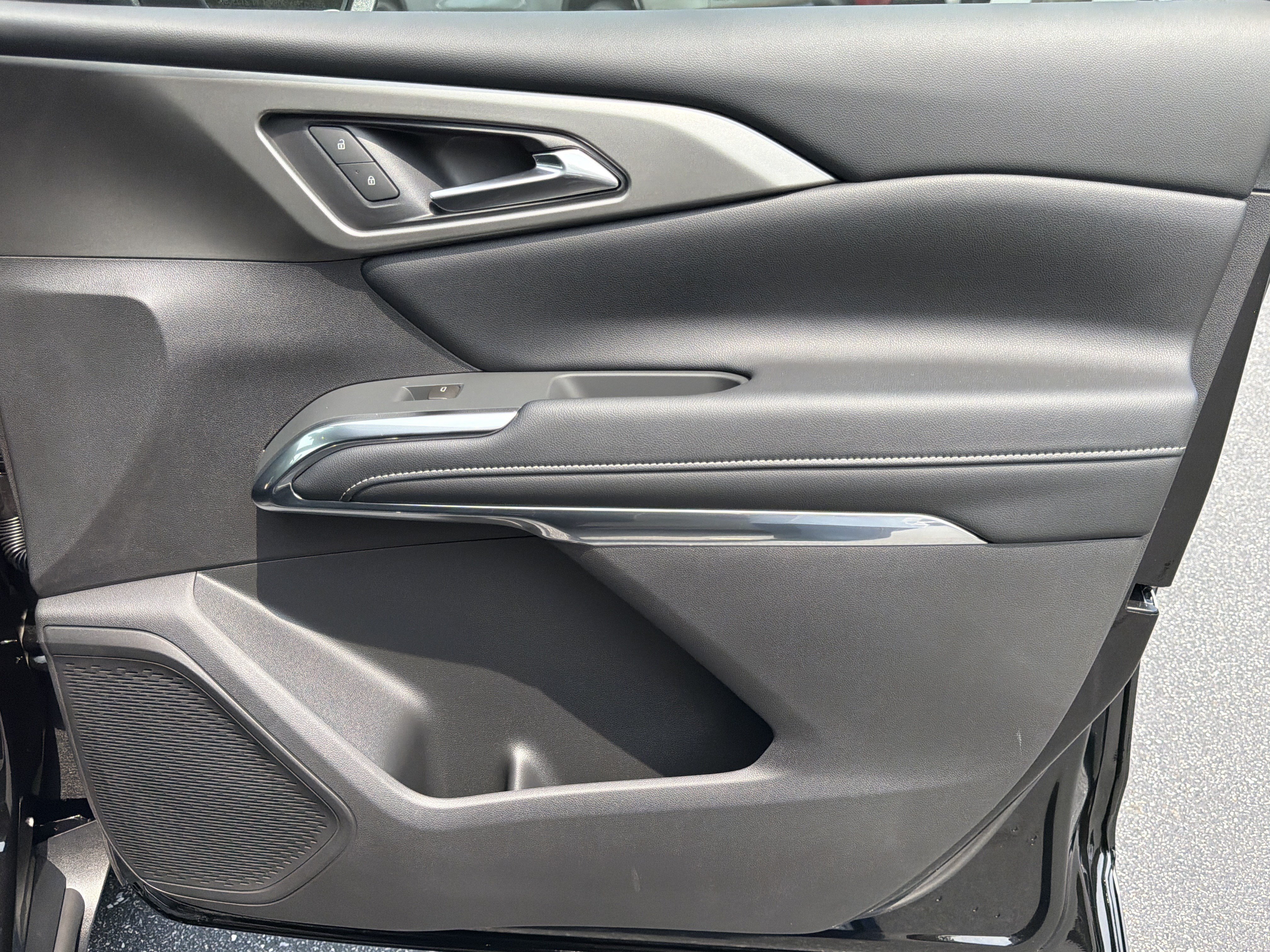 New 2026 Mosaic Black Metallic Chevrolet LT image 14