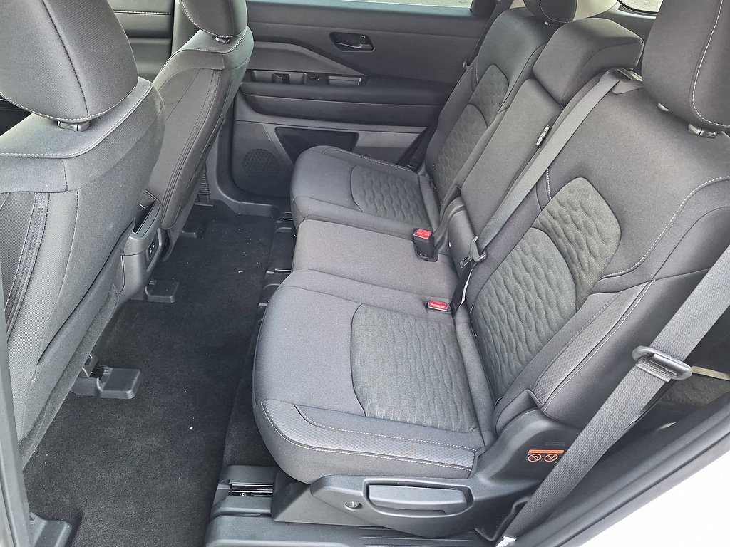 2026 Nissan Pathfinder SV - Photo 31
