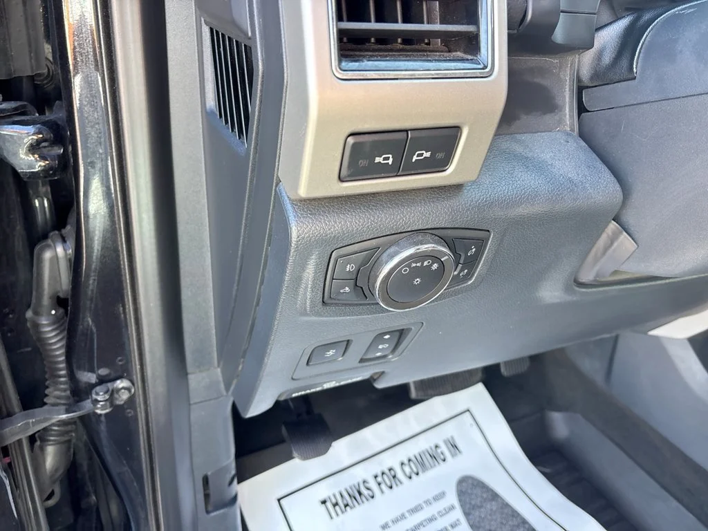 Used 2022 Black Ford Lariat image 28