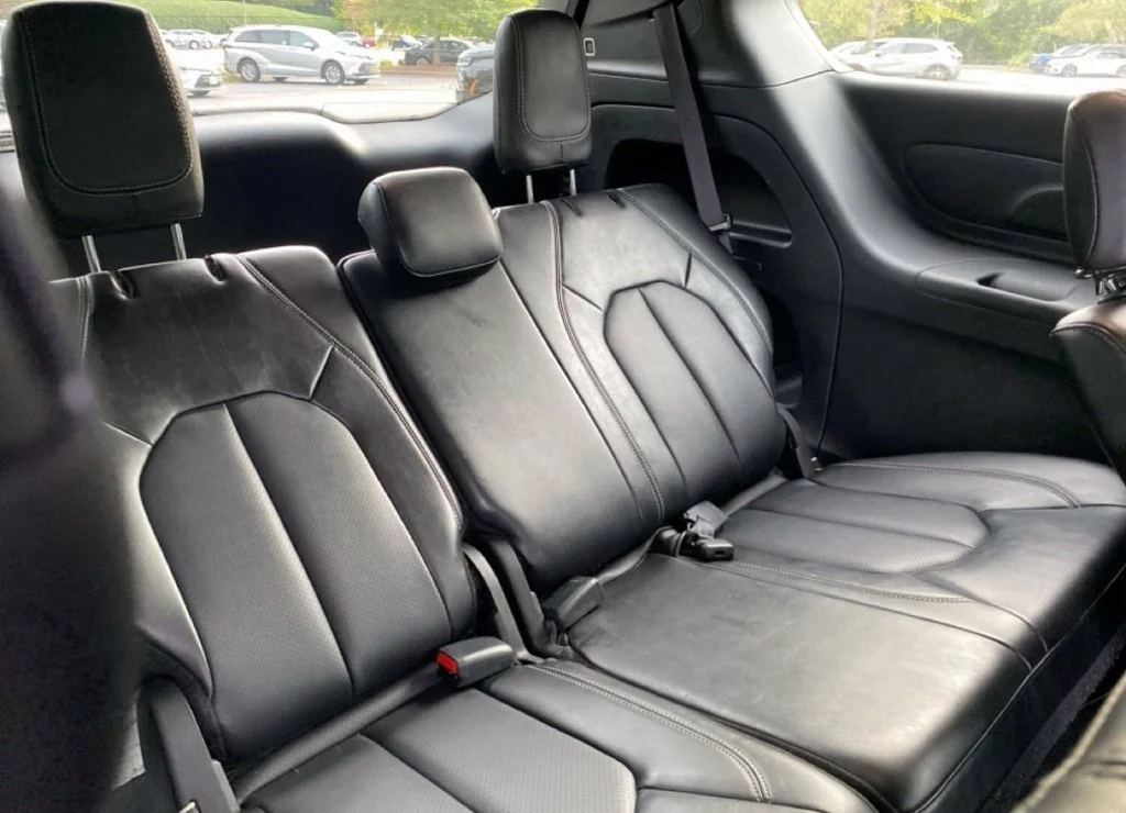 Used 2025 Black Chrysler Select image 11