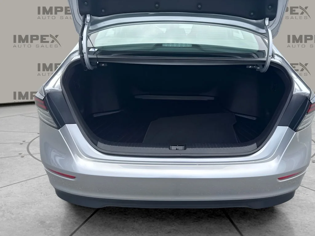 Used 2023 Silver Honda EX image 18