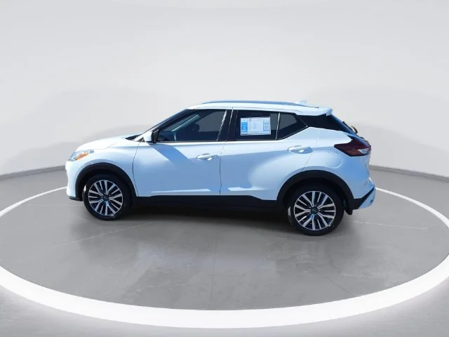 Used 2024 White Nissan SV image 6