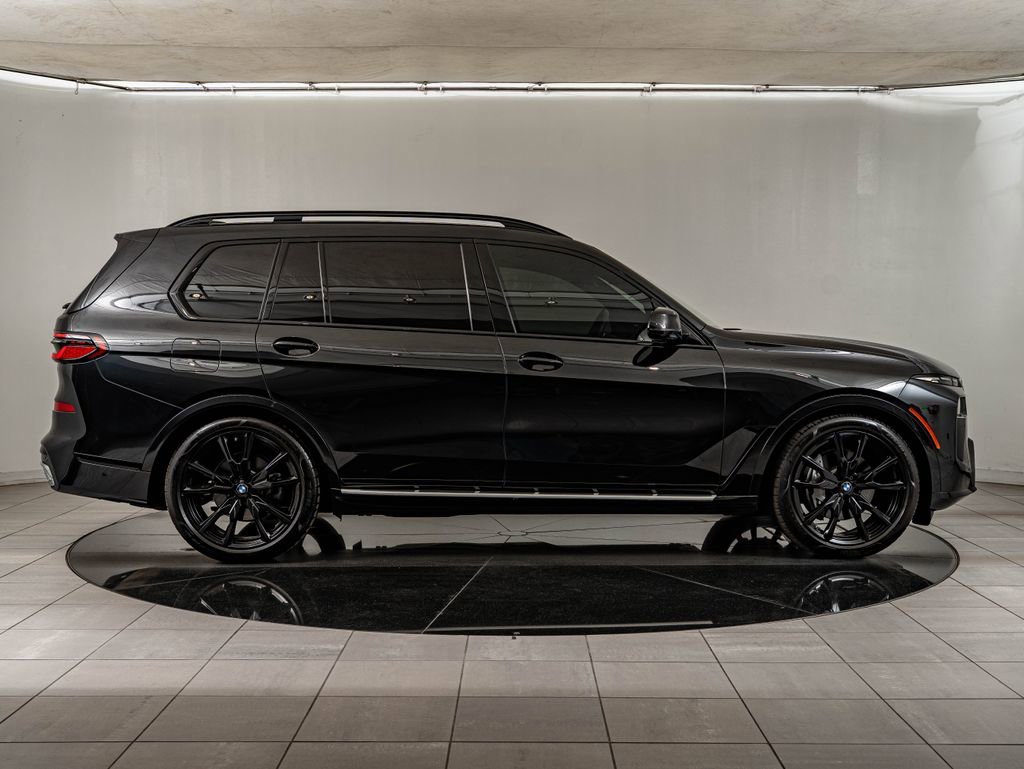 Used 2025 Black Sapphire Metallic BMW xDrive40i image 4