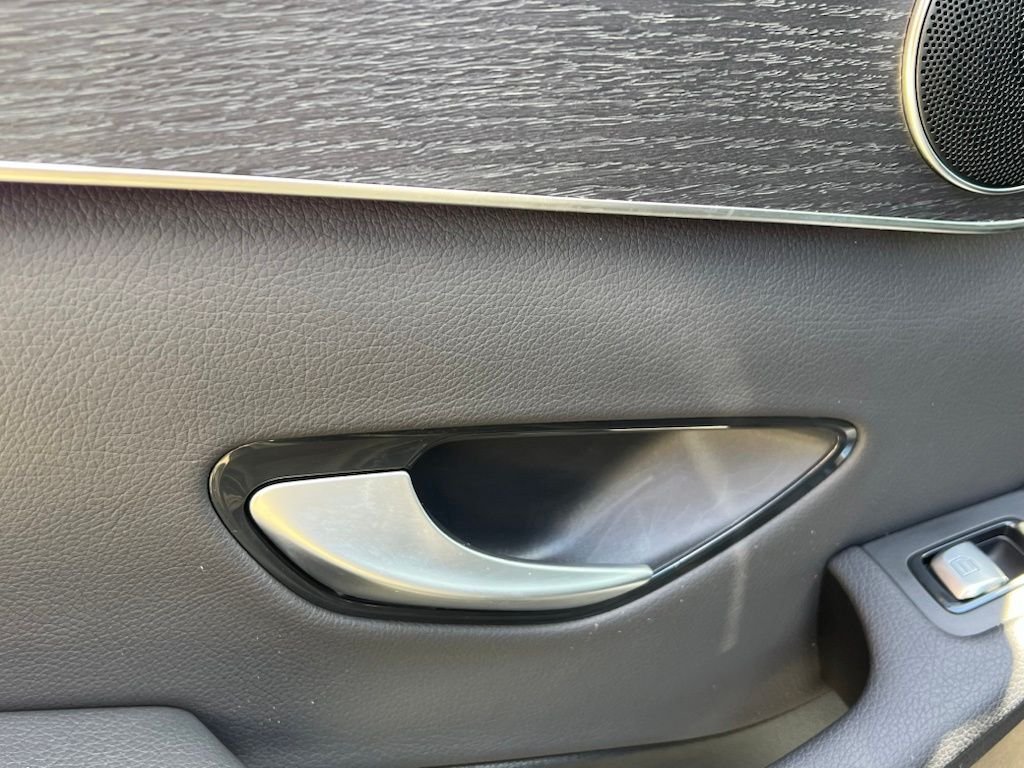 Certified Used 2022  Mercedes-Benz GLC 300 image 37