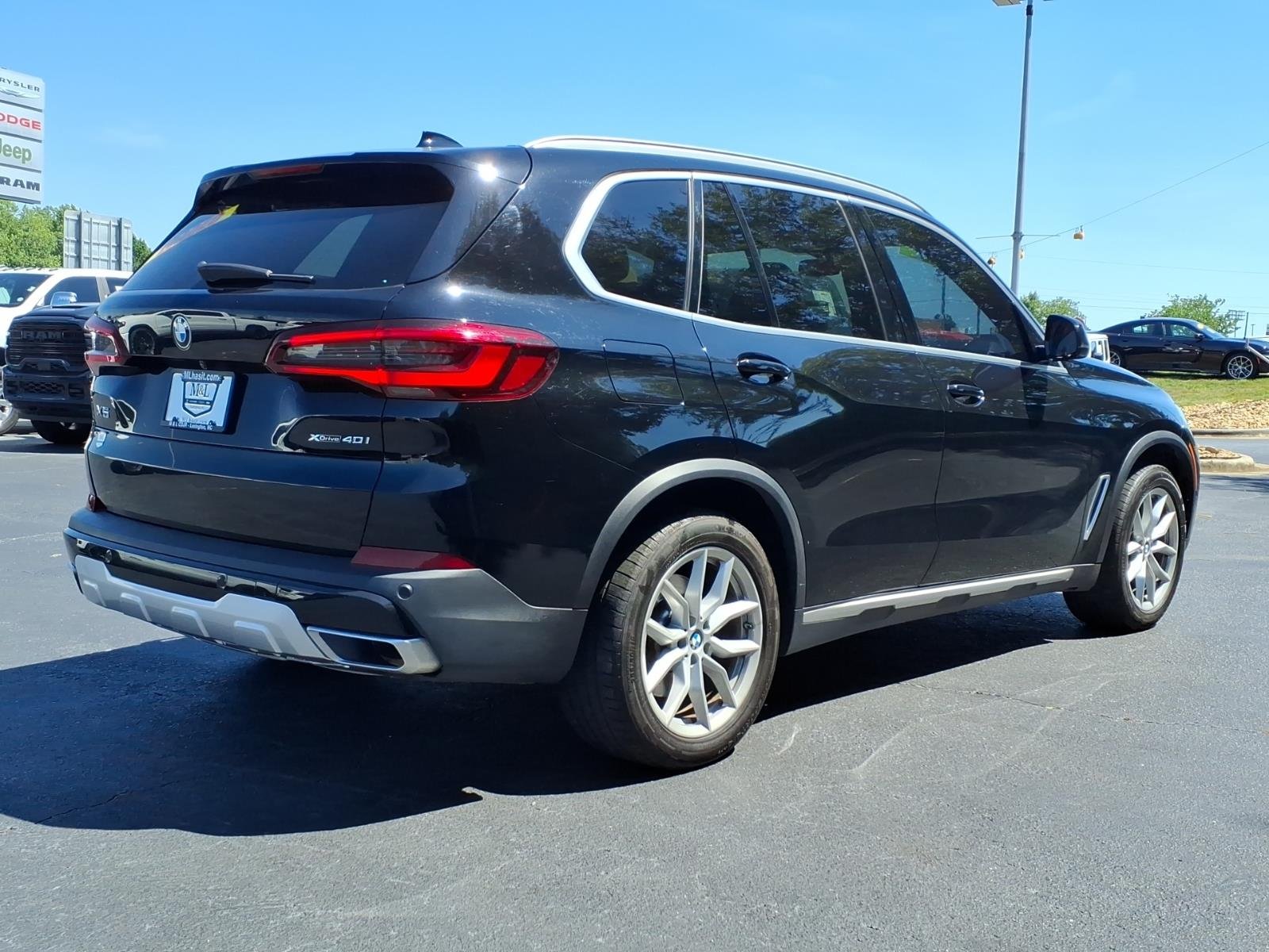 Used 2022 Black BMW xDrive40i image 24